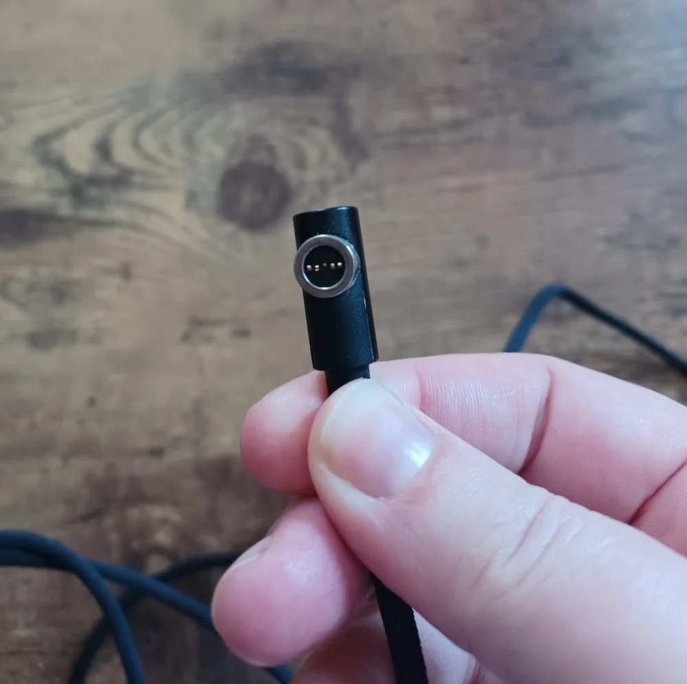 Magnetic USB to magnetic power charging cord comes w/ connector piece